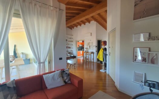 DESENZANO DEL GARDA, PRESTIGIOSO ATTICO CON VISTA LAGO!!!