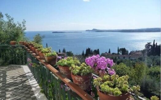 GARDONE RIVIERA, FASANO