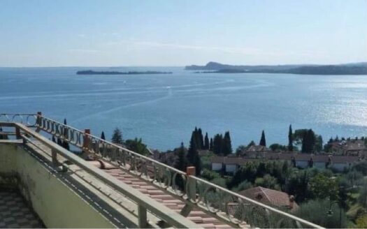 GARDONE RIVIERA, FASANO